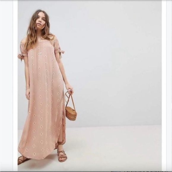 NWT Flynn Skye Maple Maxi Dress Embroidered Peach Pink ColorSize Small